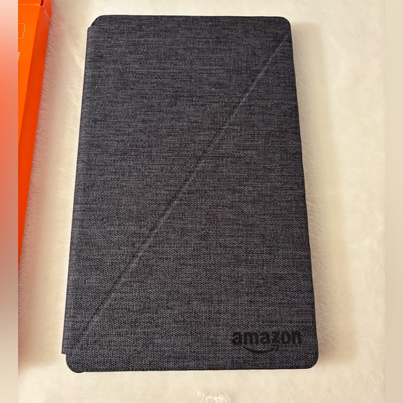 Amazon Fire HD 8 Cover - Black - Picture 4 of 11